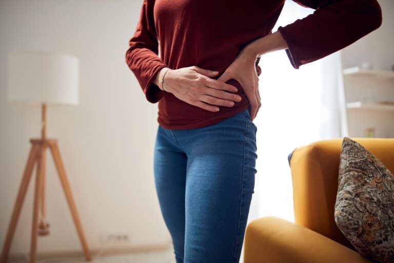Jak można zapobiec endoprotezie biodra będąc kobietą